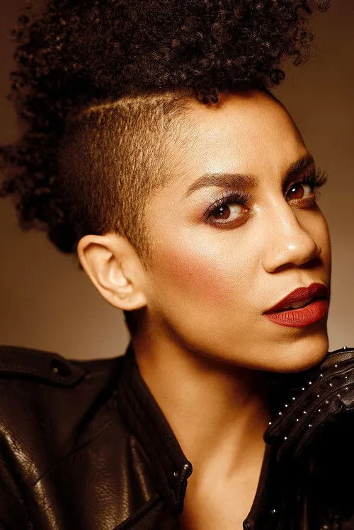 Dominique Tipper photo