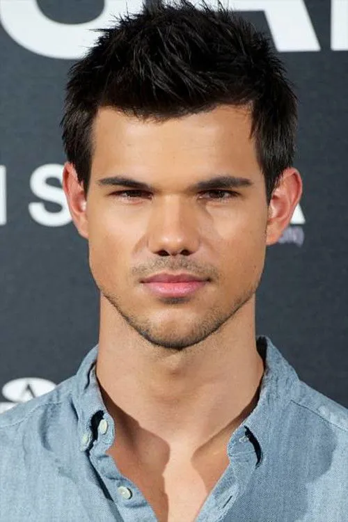Taylor Lautner photo