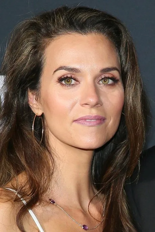 Hilarie Burton photo