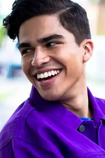 Alex Aiono photo