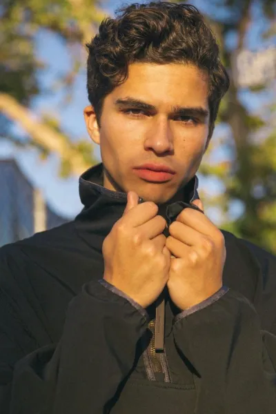 Alex Aiono photo