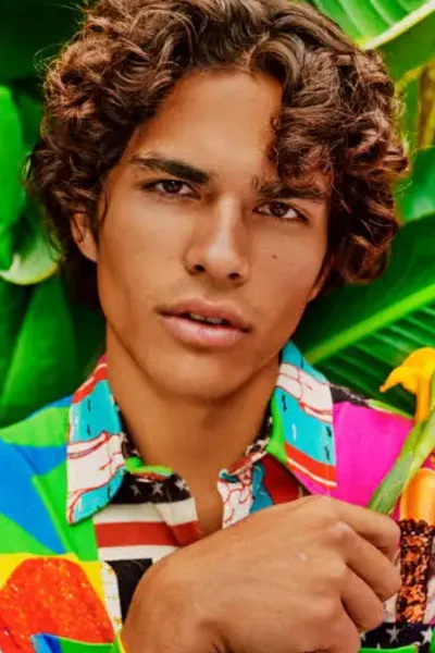 Alex Aiono photo