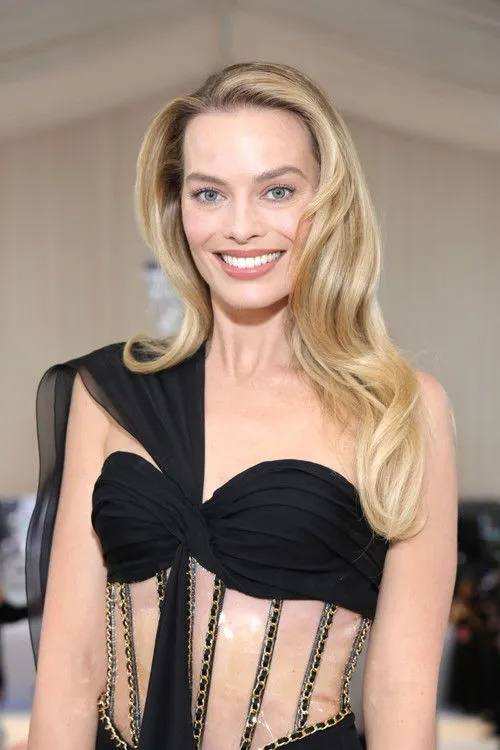 Margot Robbie photo