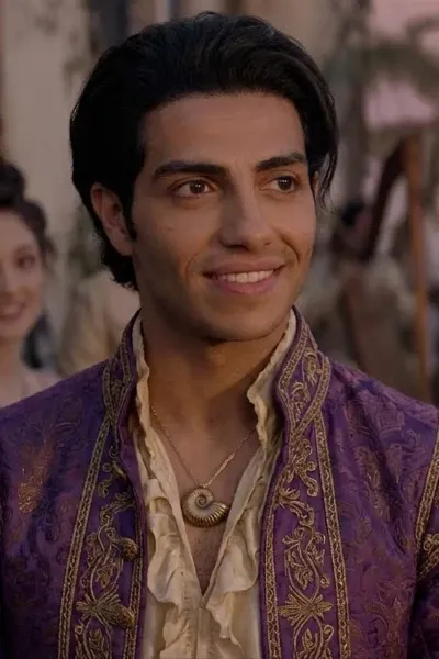 Victor (Mena Massoud)