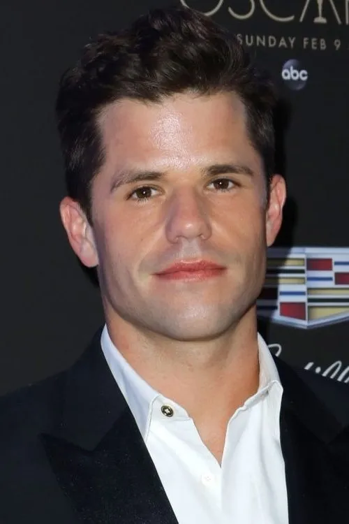 Charlie Carver photo
