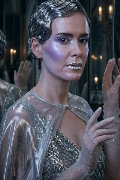 The Enchanted Mirror / Spirit of the Castle