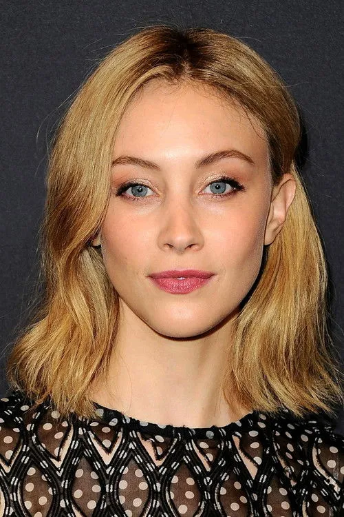 Sarah Gadon photo