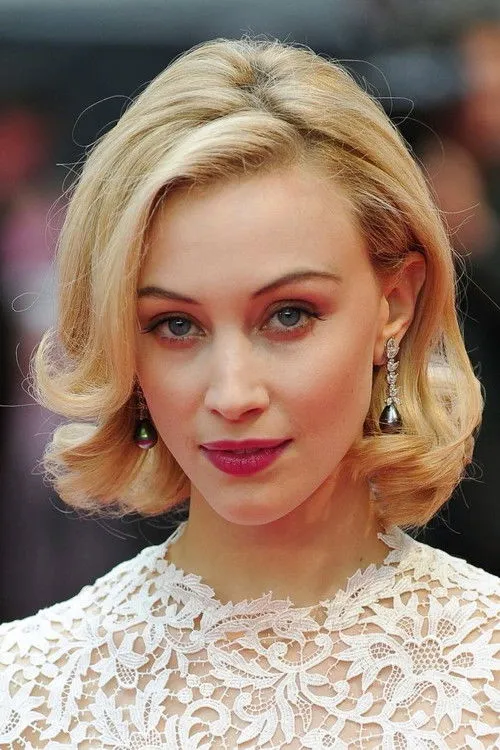 Sarah Gadon photo