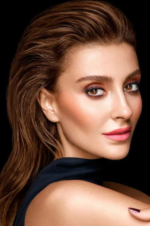 Özge Ulusoy photo