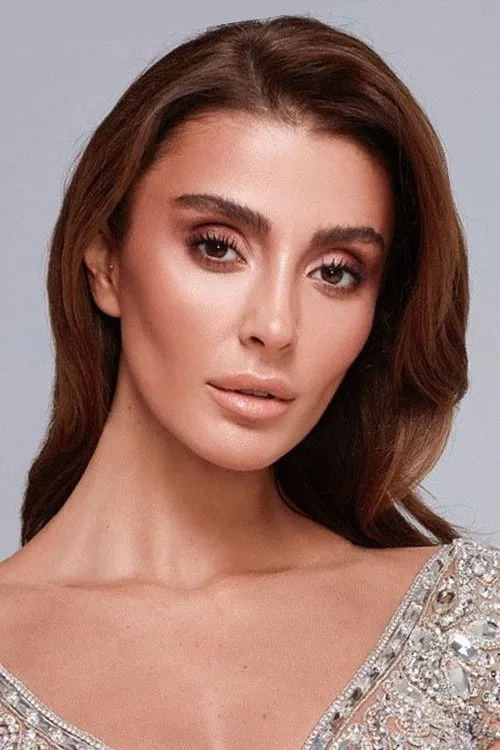 Özge Ulusoy photo