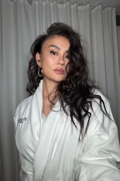 AGNEZ MO photo