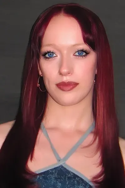 Amybeth McNulty photo
