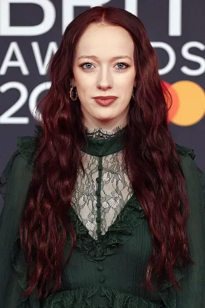 Amybeth McNulty photo