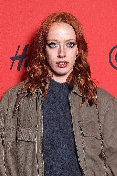 Amybeth McNulty photo