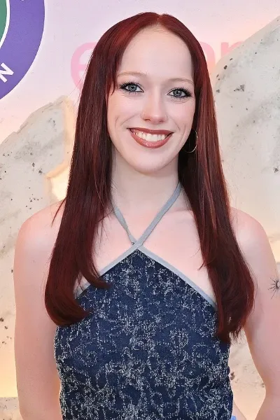 Amybeth McNulty photo