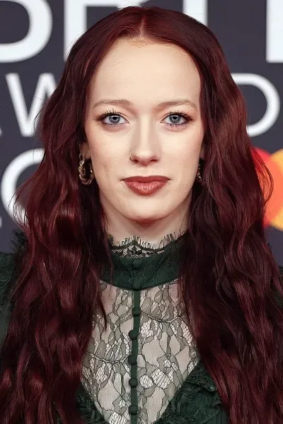 Amybeth McNulty photo