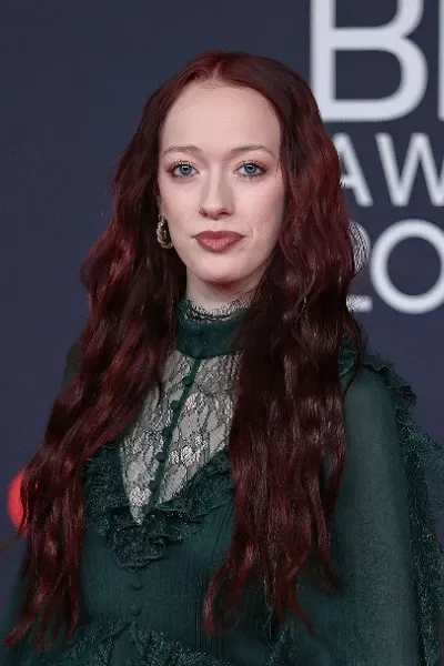 Amybeth McNulty photo