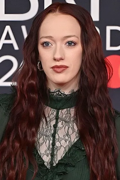 Amybeth McNulty photo