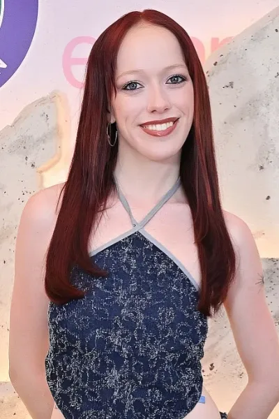 Amybeth McNulty photo