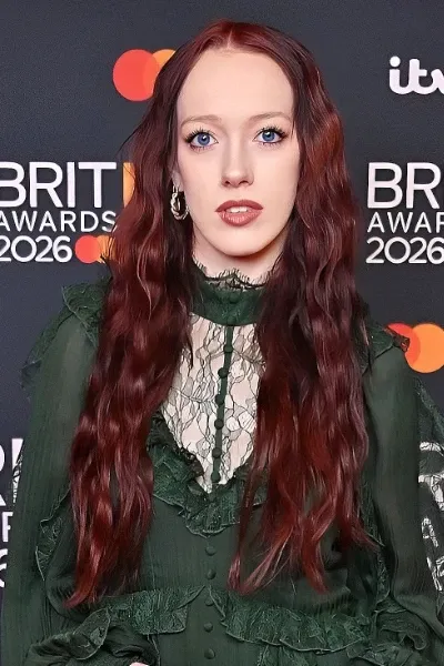 Amybeth McNulty photo