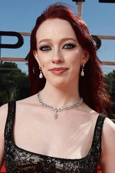 Amybeth McNulty photo