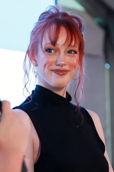 Amybeth McNulty photo