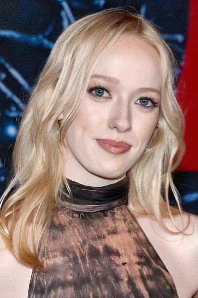 Amybeth McNulty photo