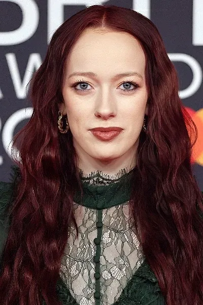 Amybeth McNulty photo