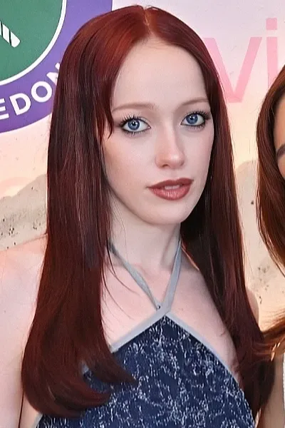 Amybeth McNulty photo