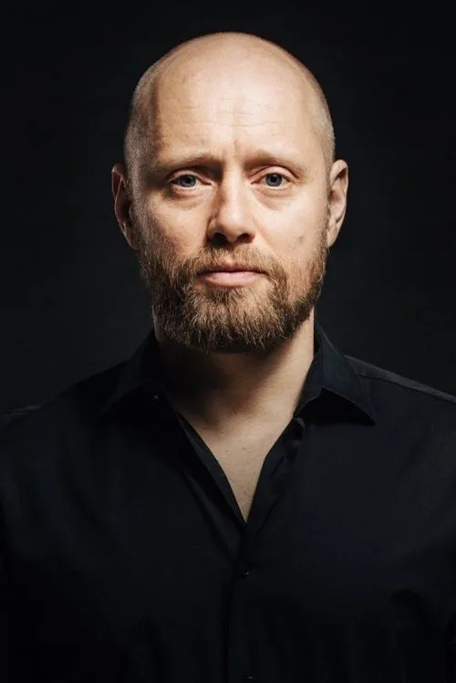 Aksel Hennie photo