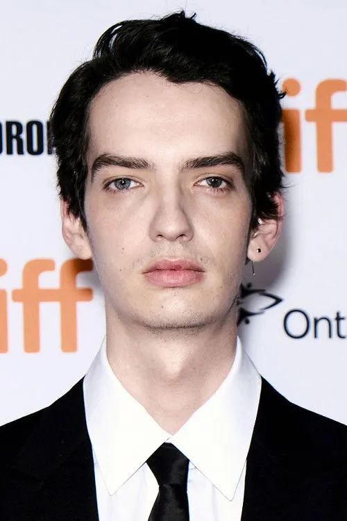 Kodi Smit-McPhee photo