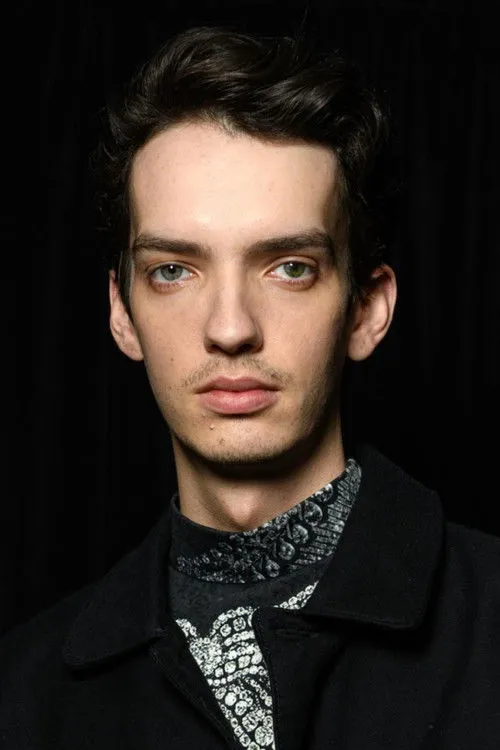 Kodi Smit-McPhee photo