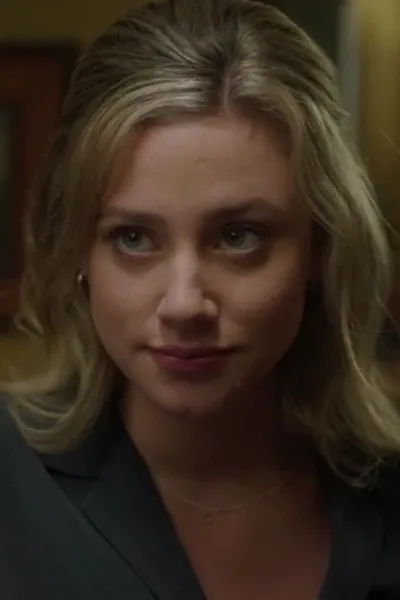 Lili Reinhart photo