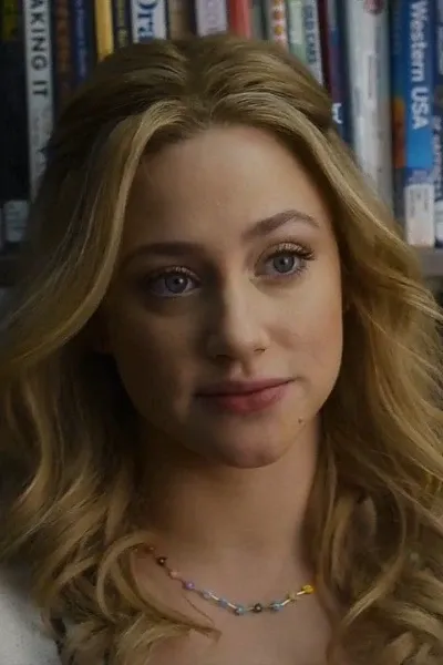 Lili Reinhart photo