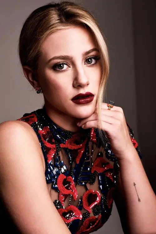 Lili Reinhart photo