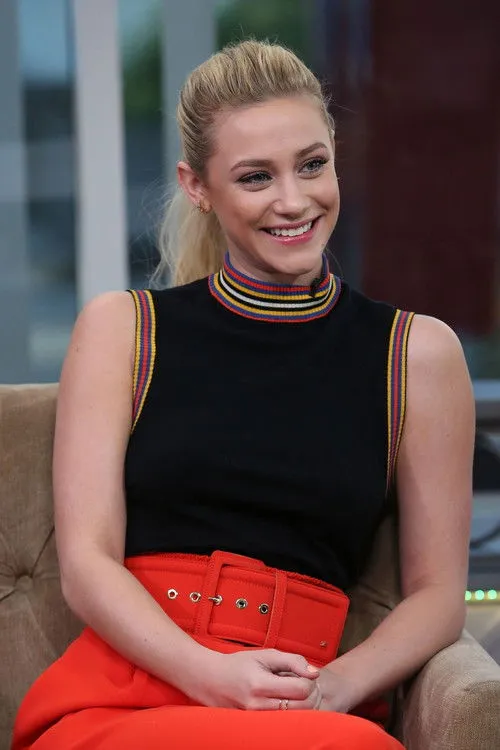 Lili Reinhart photo