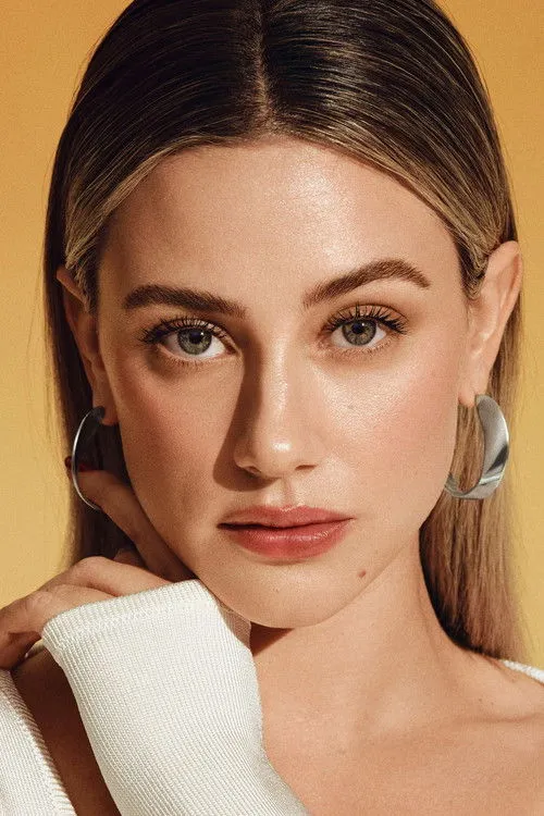 Lili Reinhart photo
