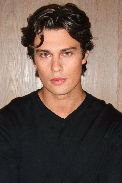 Nicholas Galitzine photo
