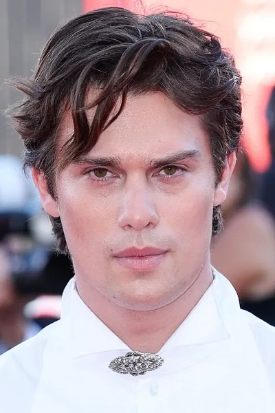 Nicholas Galitzine photo