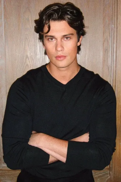 Nicholas Galitzine photo