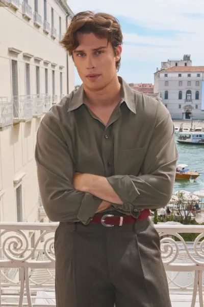 Nicholas Galitzine photo