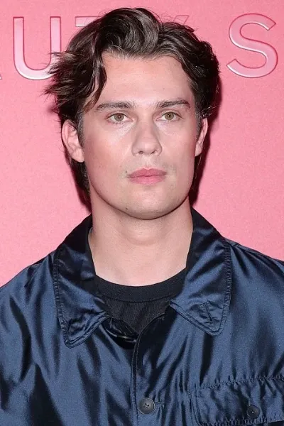 Nicholas Galitzine photo