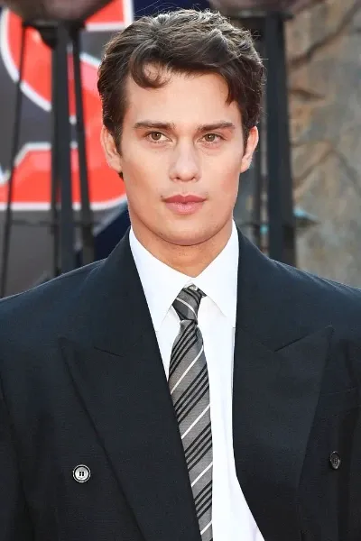 Nicholas Galitzine photo