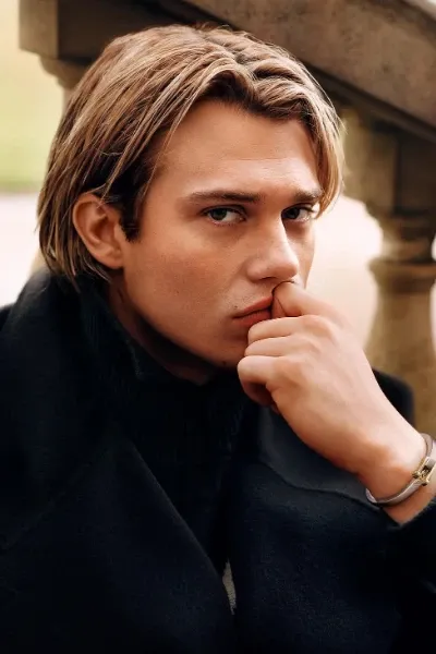 Nicholas Galitzine photo