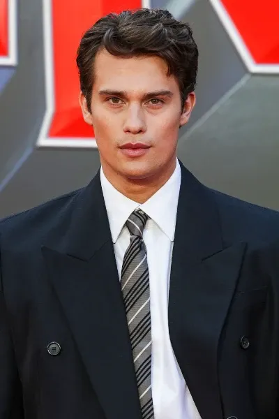 Nicholas Galitzine photo