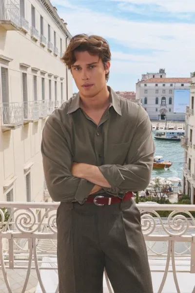 Nicholas Galitzine photo