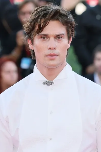 Nicholas Galitzine photo