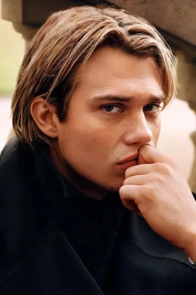 Nicholas Galitzine photo