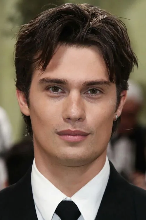 Nicholas Galitzine photo