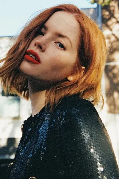 Ellie Bamber photo